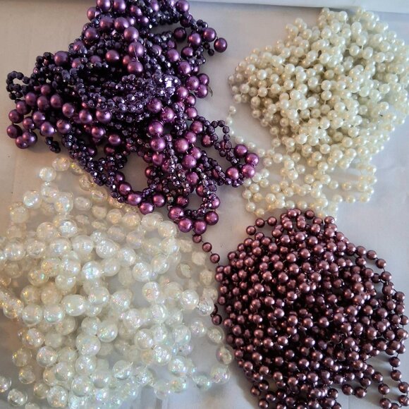 Lot of Various Purple And White Bead Garland - Picture 4 of 10